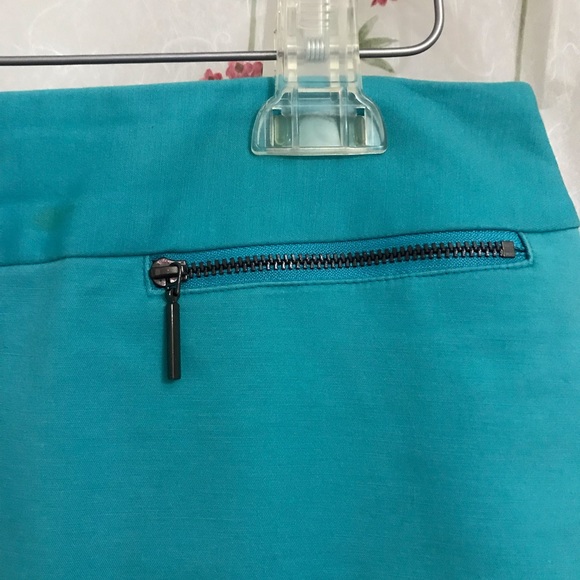 Calvin Klein Pencil Skirt with zipper detail - Picture 2 of 5